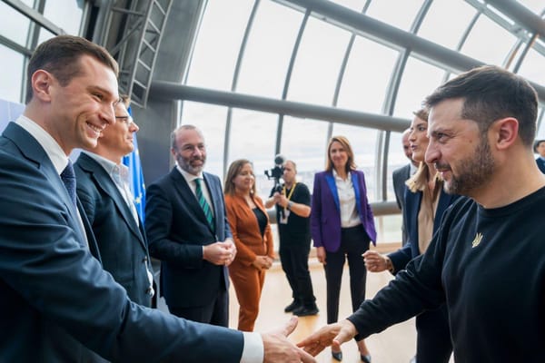 En pleine tourmente judiciaire, le RN donne des gages au Deep State…