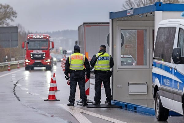 Contrôles aux frontières : la Hongrie poursuit l’Autriche en justice pour 19 centimes d’euro, par Ulrike Reisner