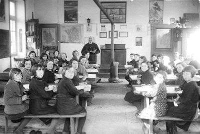 Supprimer 4.000 postes à l’Éducation Nationale fera-t-il baisser le niveau ?