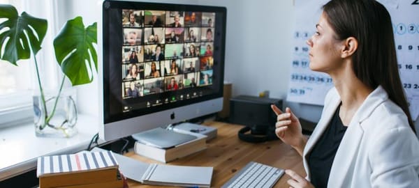 Télétravail post-COVID : entre flexibilité et retour forcé au bureau, quel avenir pour les entreprises ?