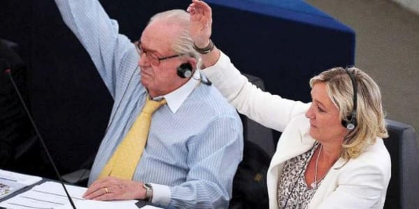 Marine Le Pen sera-t-elle la dinde de la farce qui se joue entre Barnier et Bolloré ?