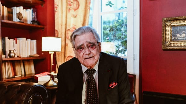 Macron face à De Gaulle : l’histoire d’une décadence française…