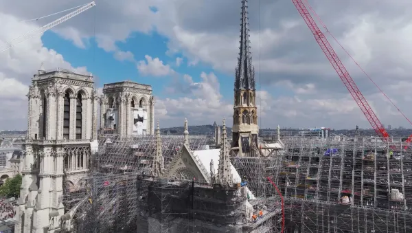 Notre-Dame de Paris : cette fois-ci, on n’a pas attendu 107 ans ! par Yves-Marie Adeline