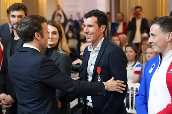 On n’a pas le RIC, mais on peut proposer son voisin pour la Légion d’Honneur !