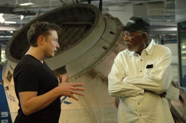 Morgan Freeman fait bondir les actions de Tesla