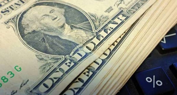 Depuis cinquante ans, être économiste consiste-t-il à parler de tout sauf de la dette américaine?