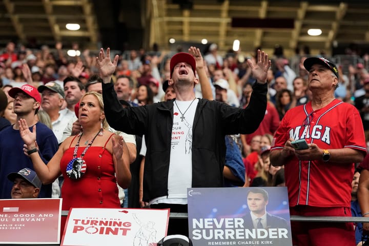 L'assassinat de Charlie Kirk et l'accélération de la crise démocratique américaine, par Thibaud de Varenne
