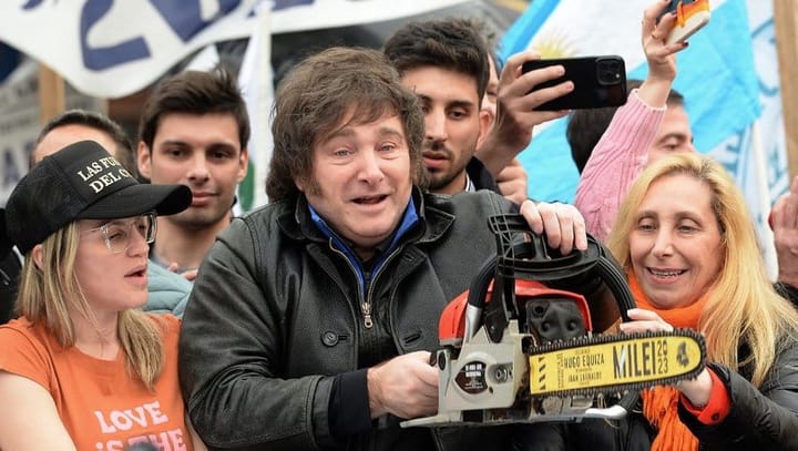 Victoire de Milei: l'Argentine choisit le choc libéral