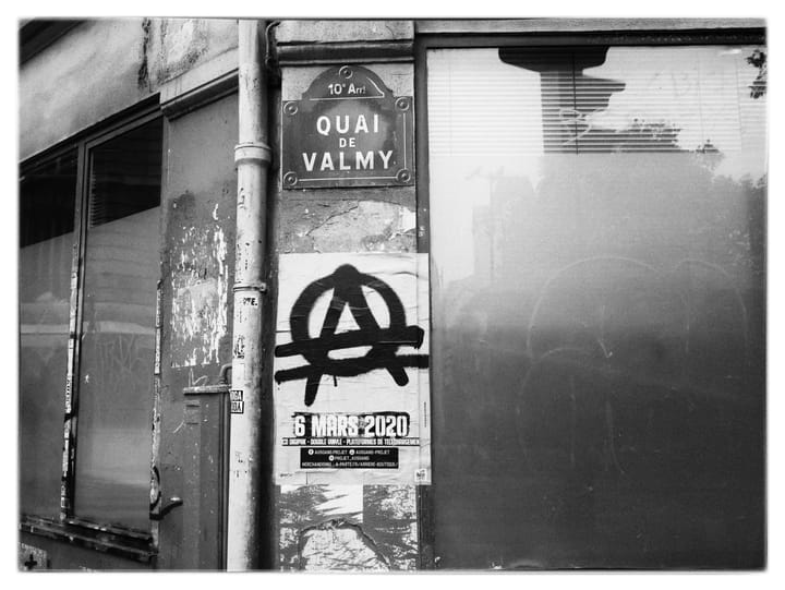 Depuis 1975, de moins en moins de Français travaillent