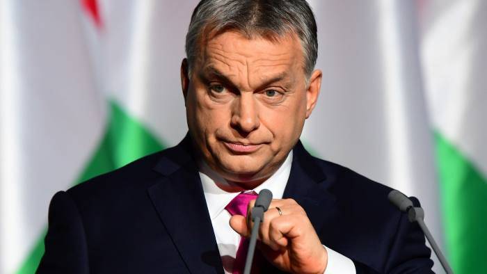 Pourquoi l’« écharpe » d’Orban a fait peur à l’Ukraine et à la Roumanie, par Daria Volkova, Mikhail Moshkin