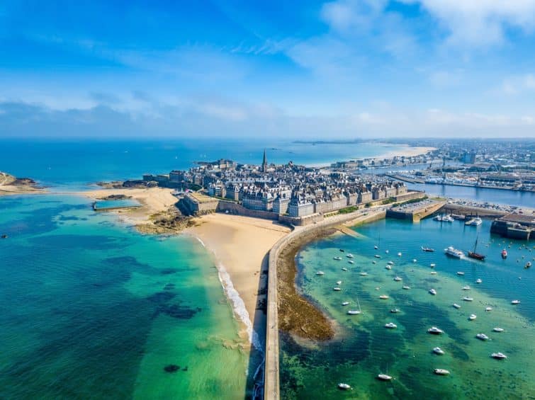 Variant breton : 10 jours d’isolement pour les malades, selon la DGS