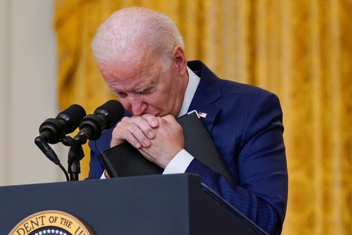 Joe Biden devrait démissionner de manière urgente mais le Deep State cherche auparavant un remplaçant à Kamala Harris