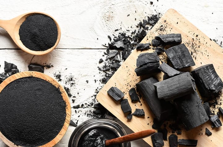 Le charbon végétal : les bienfaits de cet actif naturel
