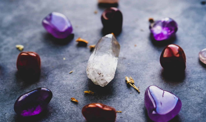 La lithothérapie est-elle réellement efficace ?