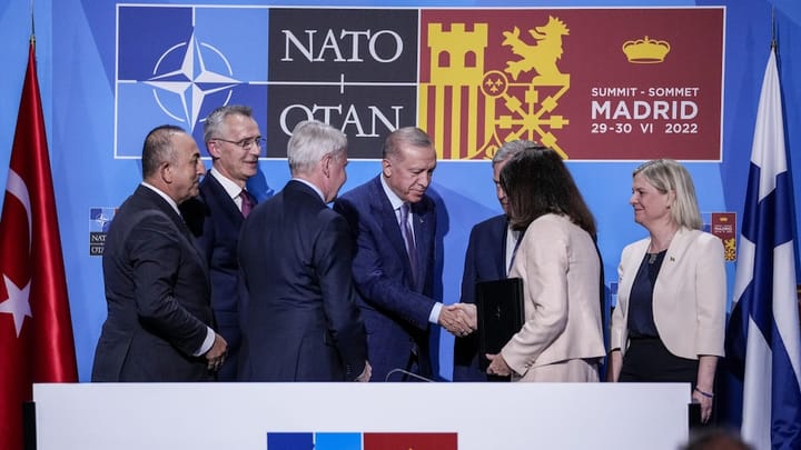 La Turquie menace d’occuper une partie importante de la Grèce, par Evgueni Krutikov