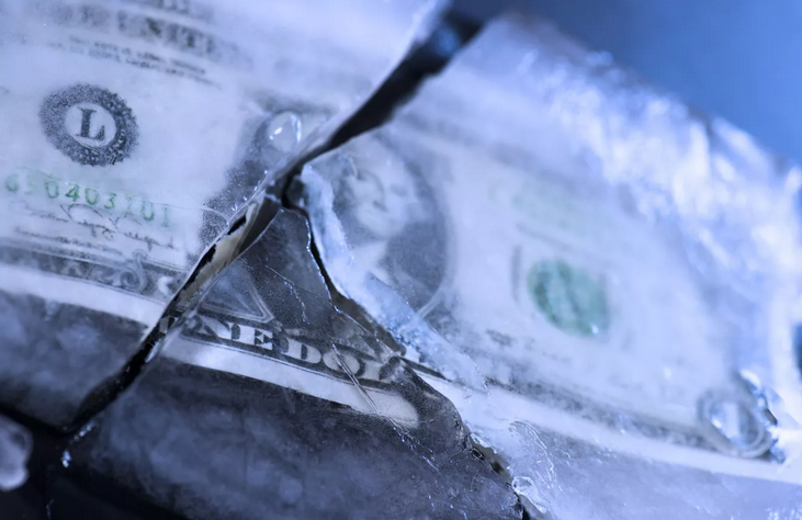 Baisse du dollar, hausse de l’euro : pourquoi l’effet ciseaux devient problématique 