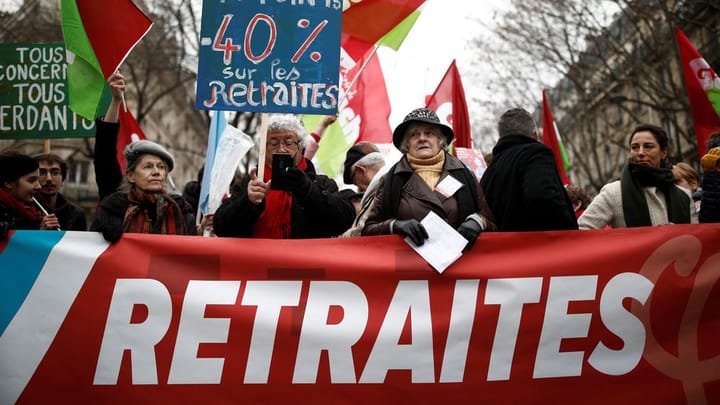 Briefing : Macron affaibli avant la tourmente de janvier