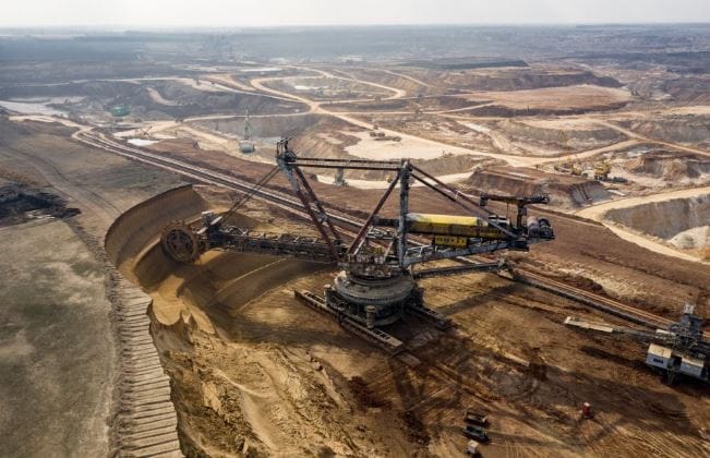 La Russie et la Chine contrôlent les matières premières essentielles aux USA, par Politros