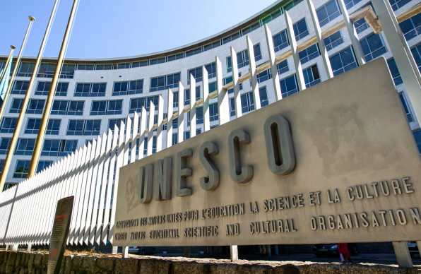 L’UNESCO, lance à incendie du pompier pyromane en Ukraine, par Modeste Schwartz