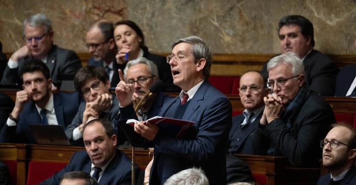Charles de Courson, ce parlementaire centriste qui réveille la République contre Macron