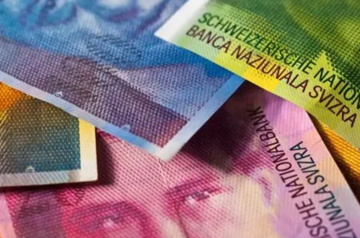 « Opération sauvetage » : liquider votre assurance-vie et ouvrir un compte en Suisse ?