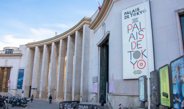 Palais de Tokyo : Macron défend la pédophilie, valeur européenne – par Modeste Schwartz