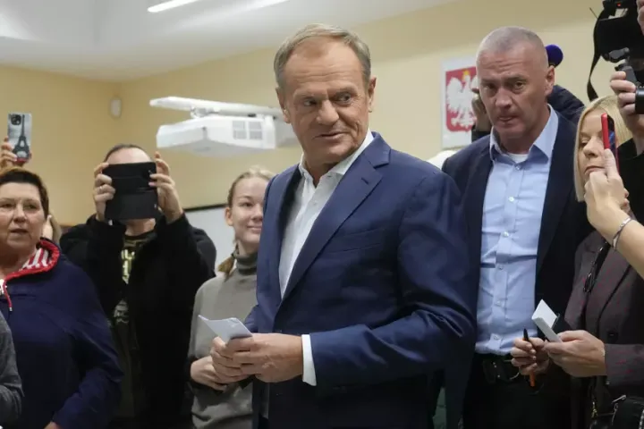 Le PiS chute sur l’Ukraine : les néo-conservateurs ont tué le conservatisme polonais