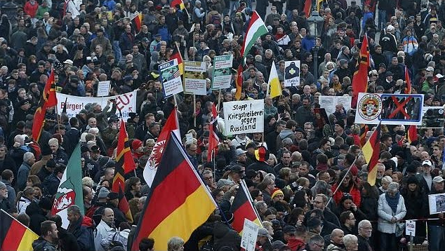Qui viendra à la rescousse si l’Allemagne brûle ? Les Américains ? par Ulrike Reisner