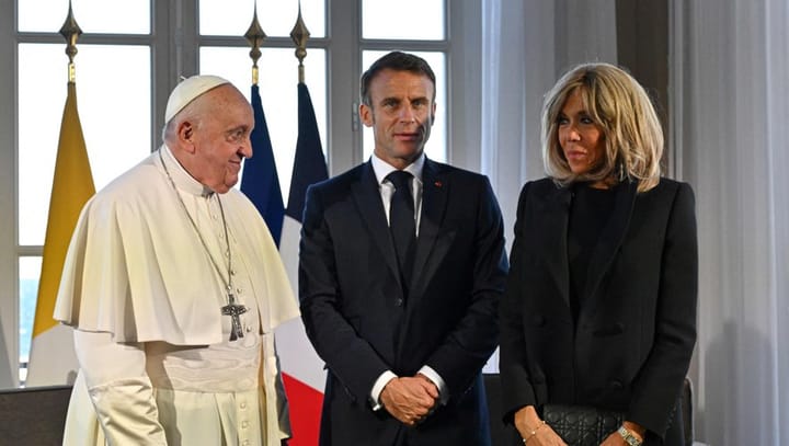 Husson : « sur la bénédiction des couples homosexuels, le pape joue aux Jésuites »