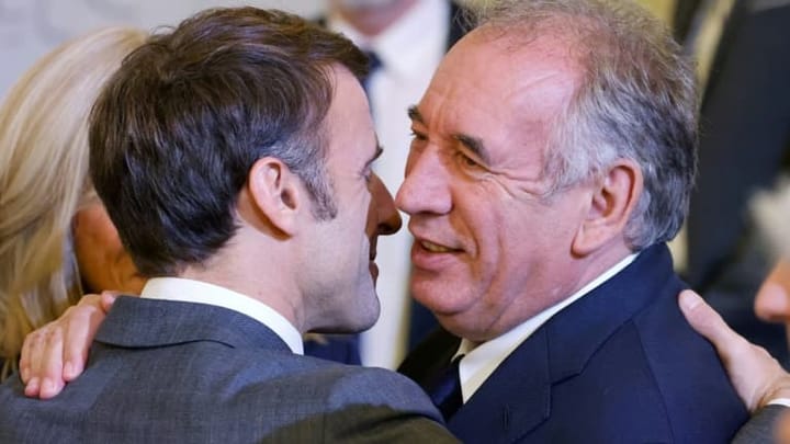 Gouvernement Bayrou : dernière manoeuvre d’urgence avant l’article 16